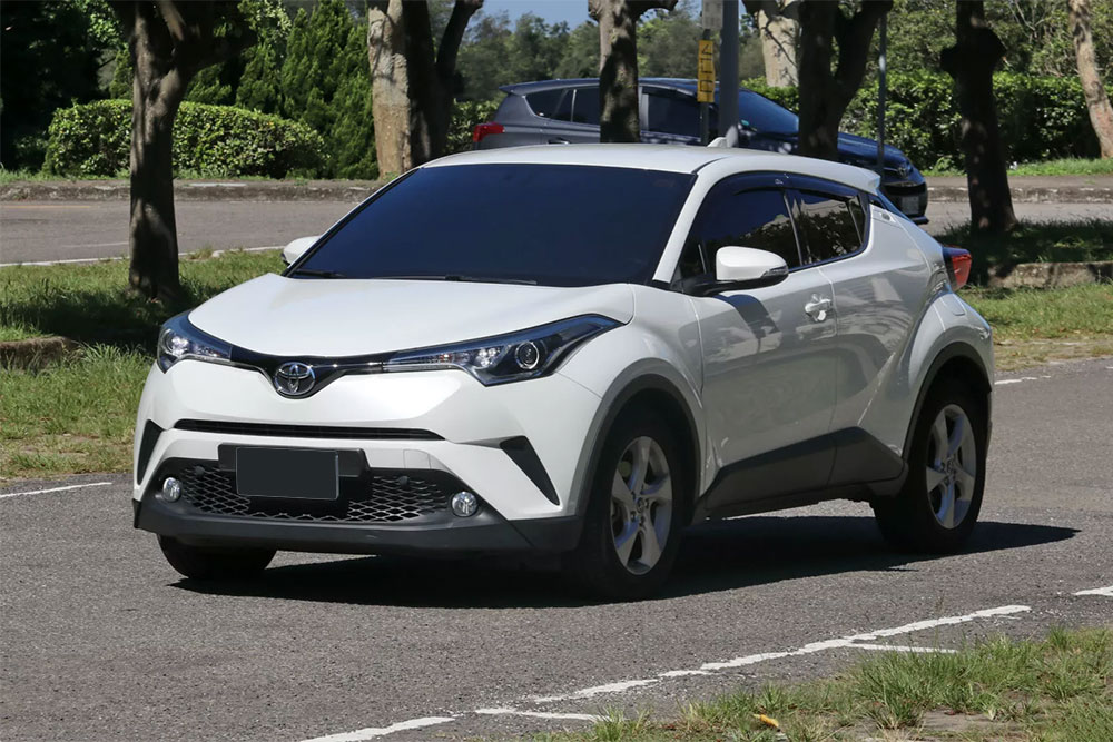 TOYOTA-CHR 五人座