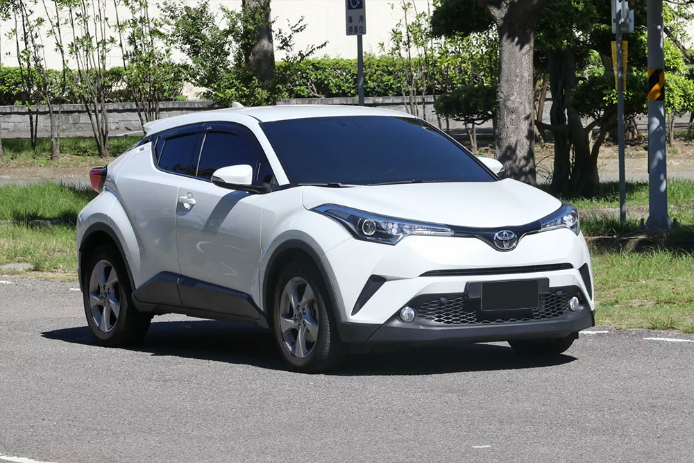 TOYOTA-CHR 五人座