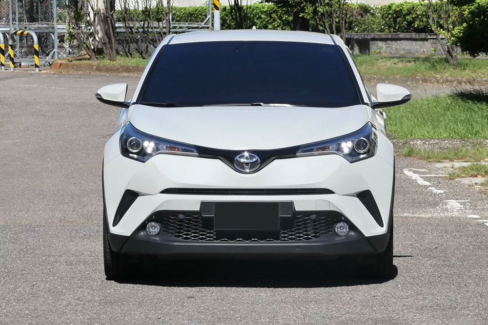 TOYOTA-CHR 五人座