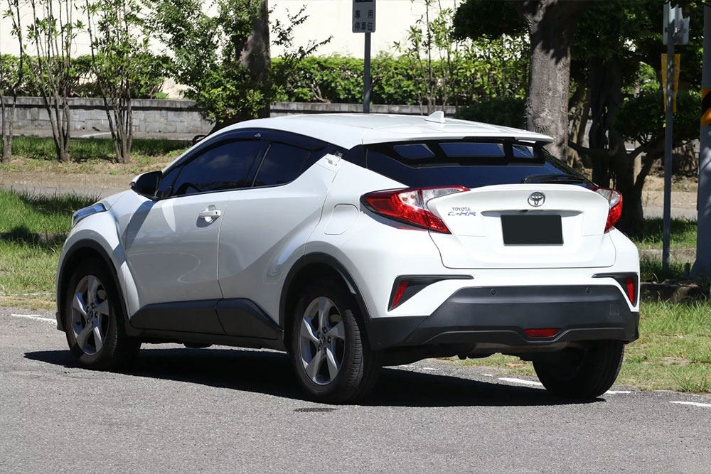 TOYOTA-CHR 五人座