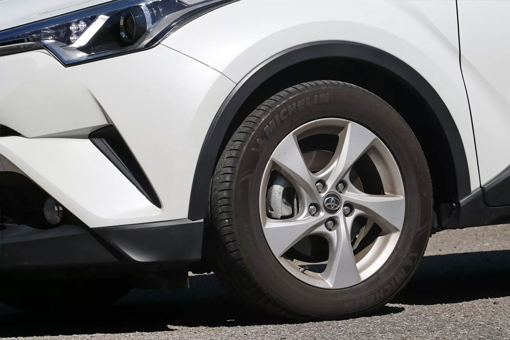 TOYOTA-CHR 五人座