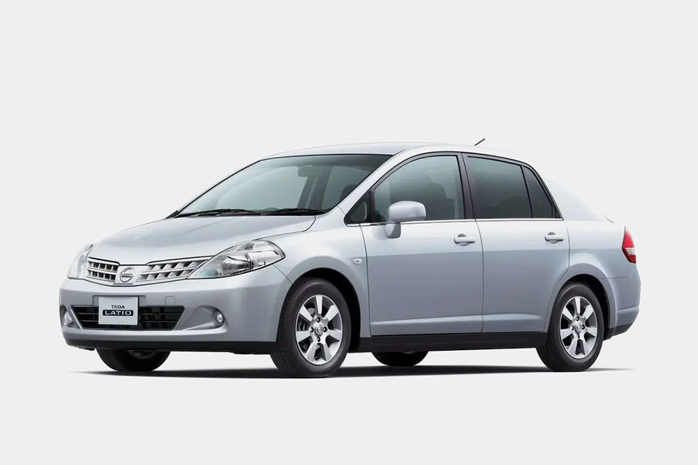 NISSAN-TIIDA 五人座