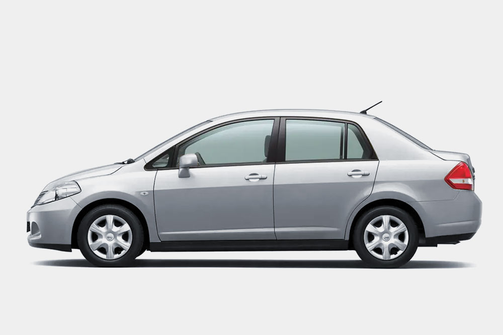 NISSAN-TIIDA 五人座